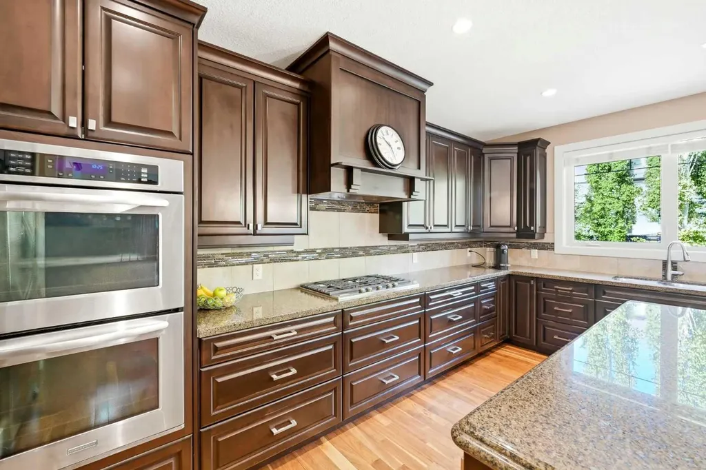 214 Aspen Glen Place SW Calgary AB T3H 0E8