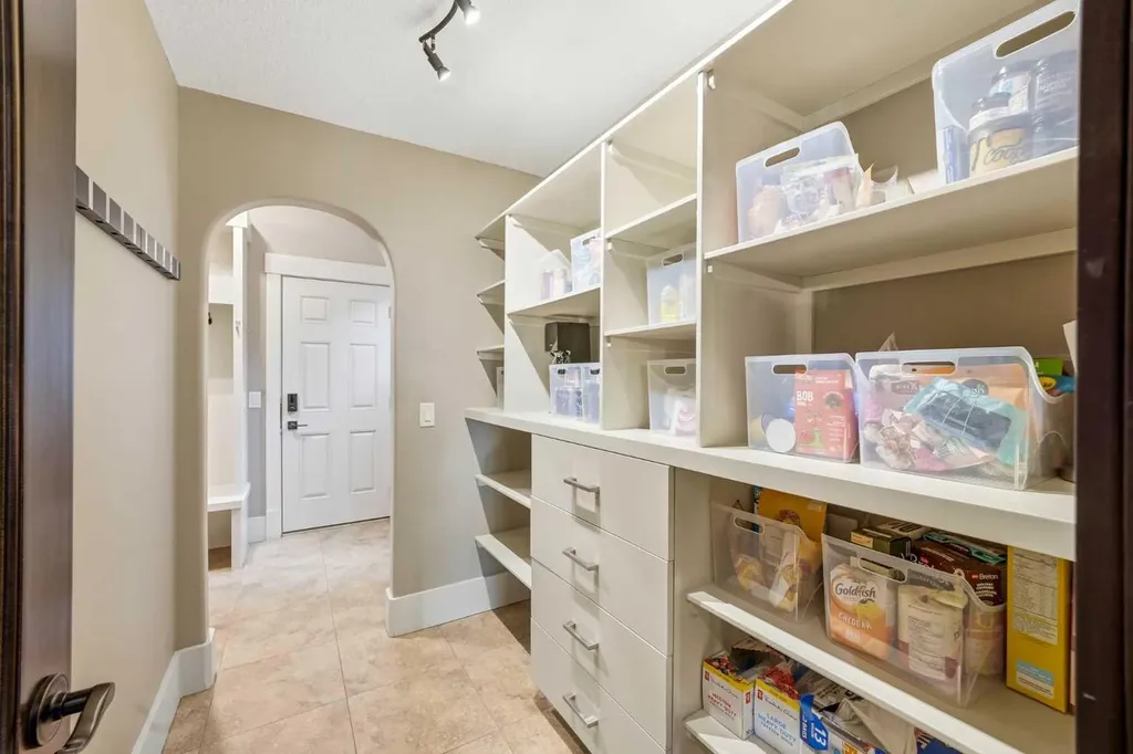 214 Aspen Glen Place SW Calgary AB T3H 0E8