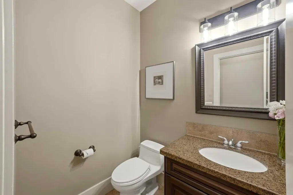 214 Aspen Glen Place SW Calgary AB T3H 0E8
