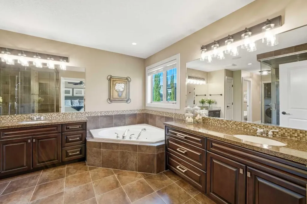 214 Aspen Glen Place SW Calgary AB T3H 0E8