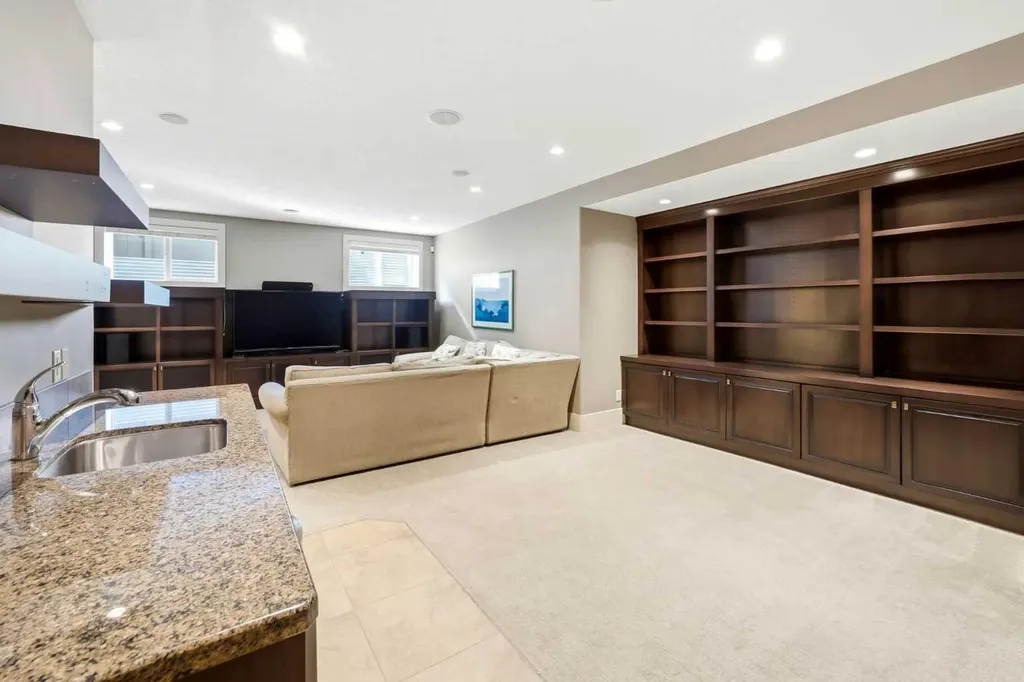 214 Aspen Glen Place SW Calgary AB T3H 0E8