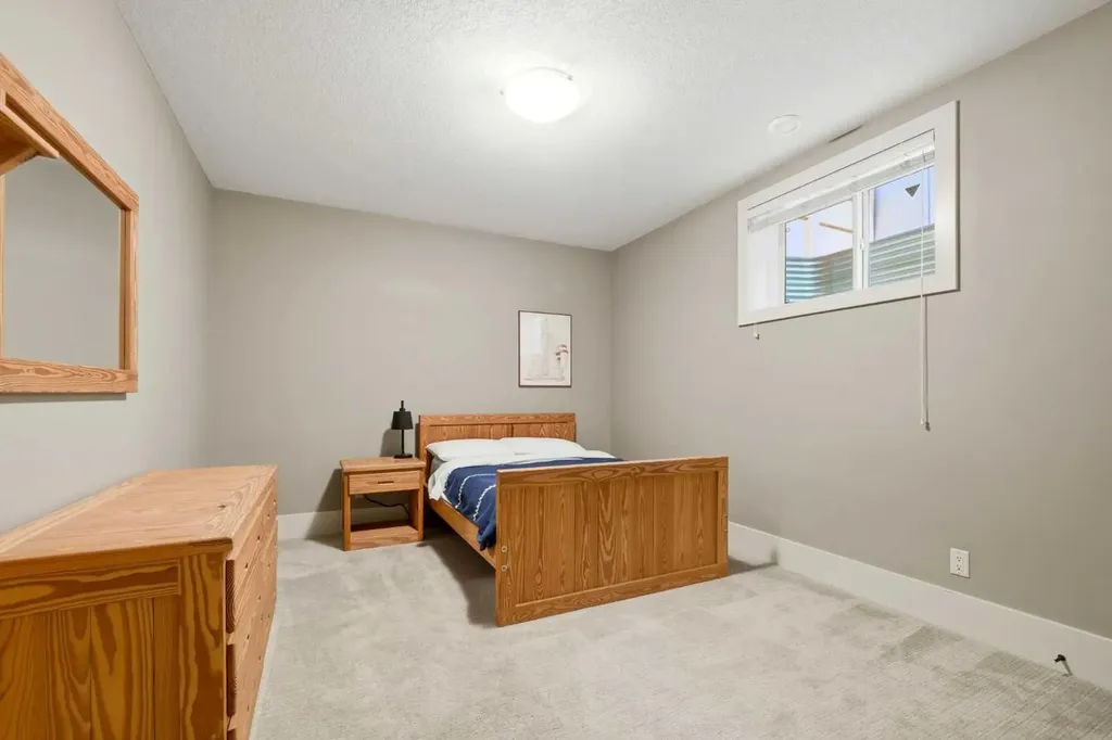 214 Aspen Glen Place SW Calgary AB T3H 0E8