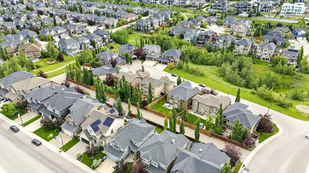 214 Aspen Glen Place SW Calgary AB T3H 0E8