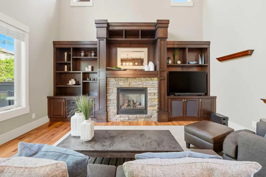 214 Aspen Glen Place SW Calgary AB T3H 0E8