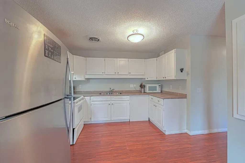 328 6 Street Irricana AB T0M1B0