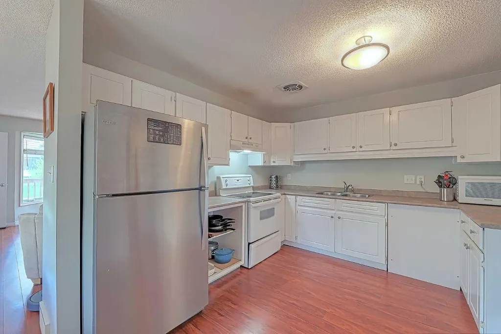 328 6 Street Irricana AB T0M1B0