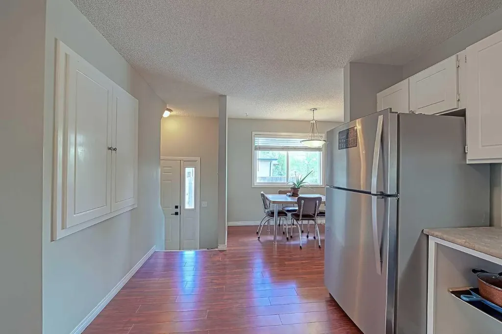 328 6 Street Irricana AB T0M1B0