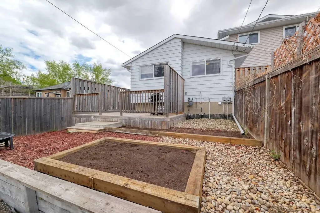 328 6 Street Irricana AB T0M1B0