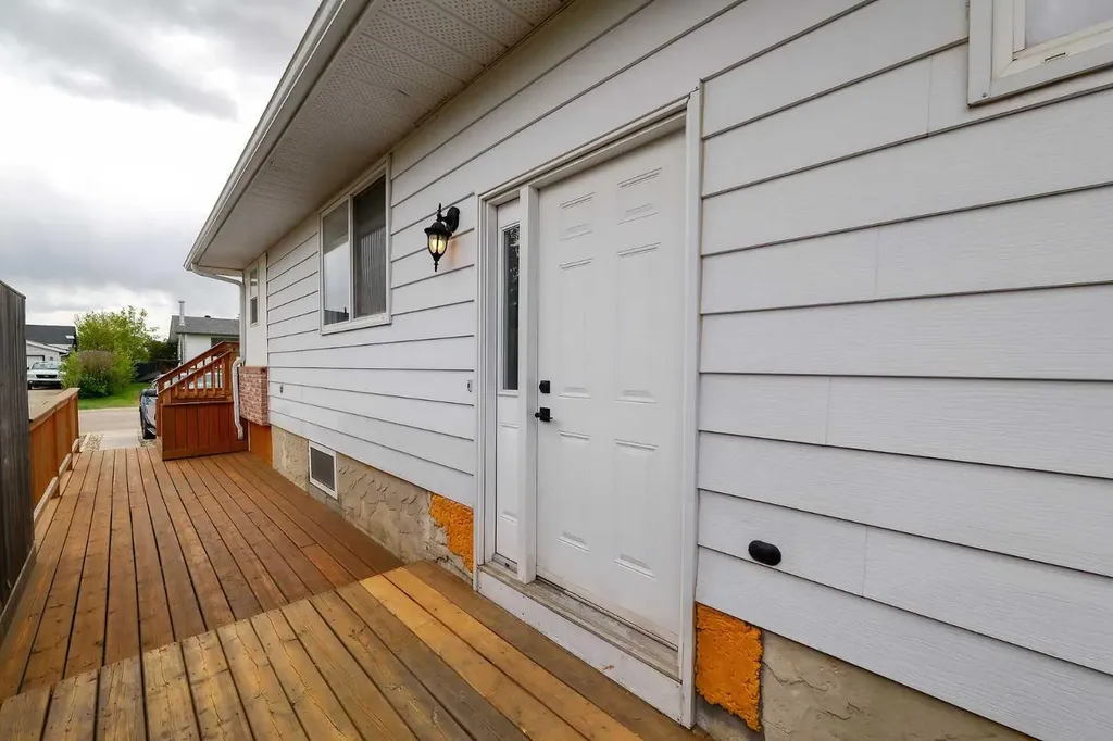 328 6 Street Irricana AB T0M1B0