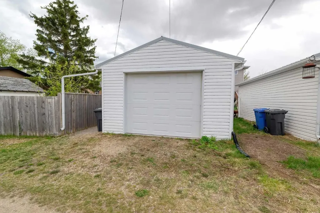 328 6 Street Irricana AB T0M1B0