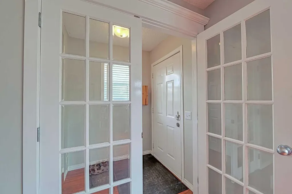 328 6 Street Irricana AB T0M1B0