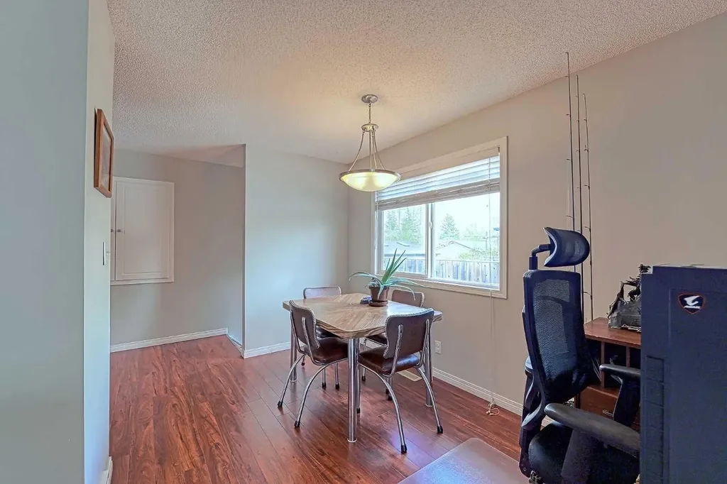 328 6 Street Irricana AB T0M1B0