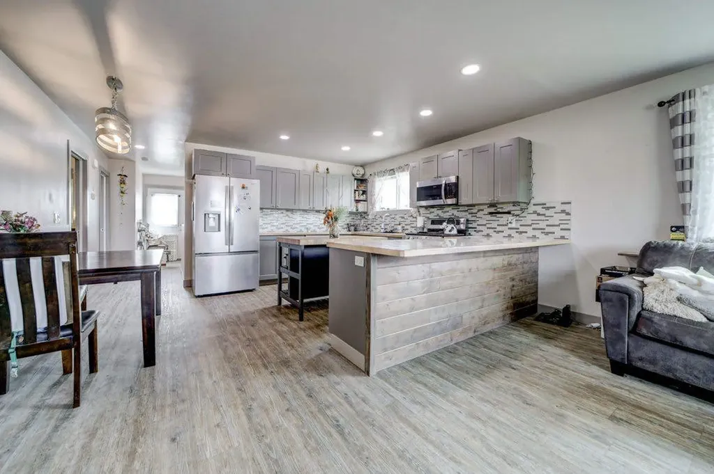 8501 21 Avenue Coleman AB T0K 0M0