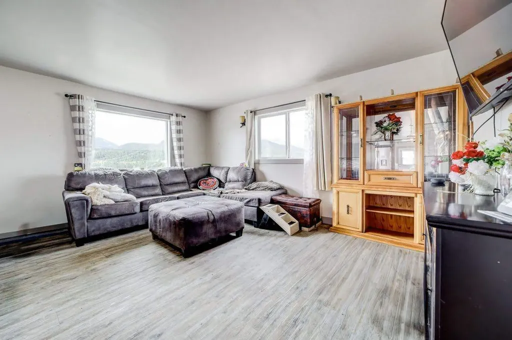 8501 21 Avenue Coleman AB T0K 0M0