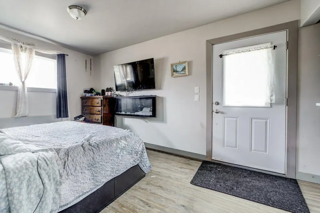 8501 21 Avenue Coleman AB T0K 0M0