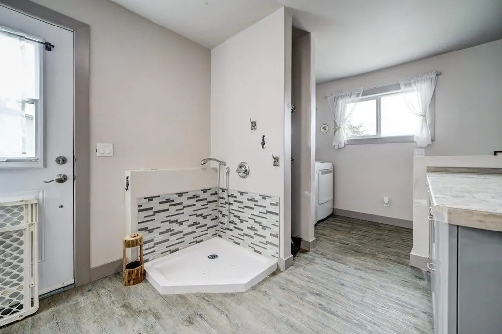 8501 21 Avenue Coleman AB T0K 0M0