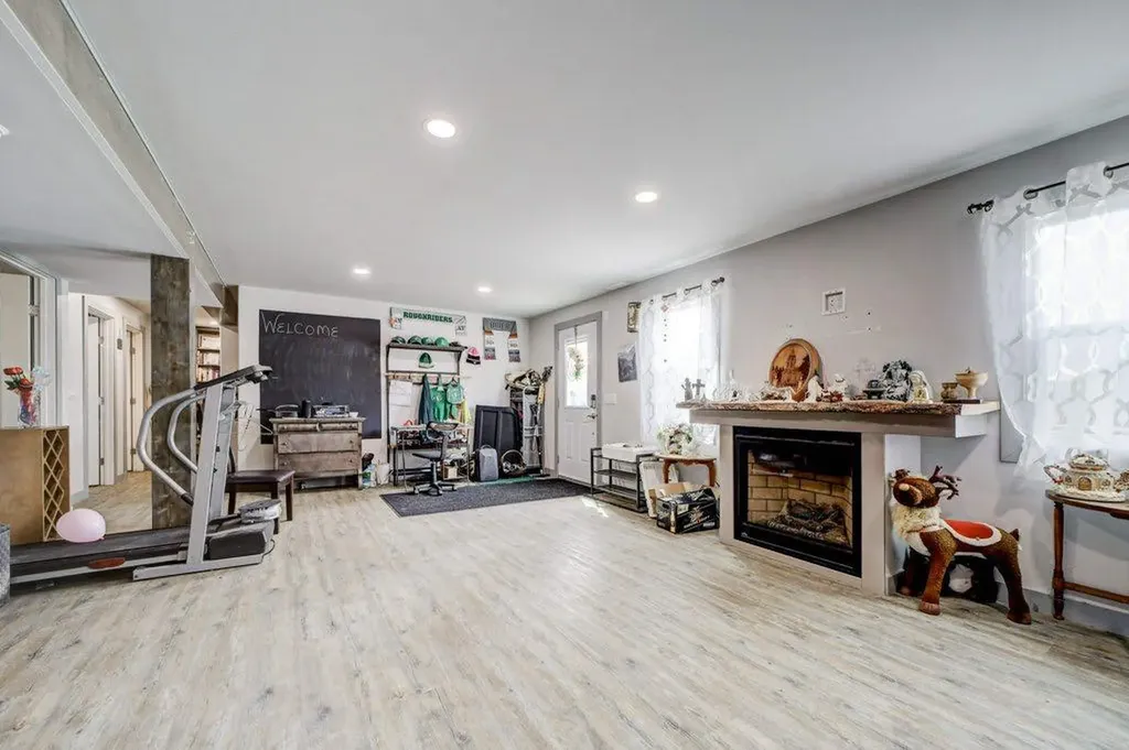 8501 21 Avenue Coleman AB T0K 0M0