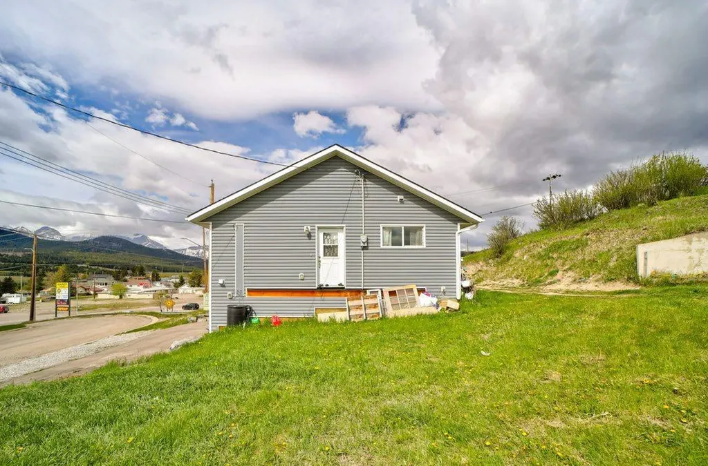 8501 21 Avenue Coleman AB T0K 0M0