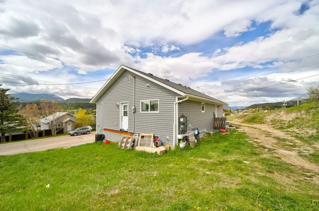 8501 21 Avenue Coleman AB T0K 0M0