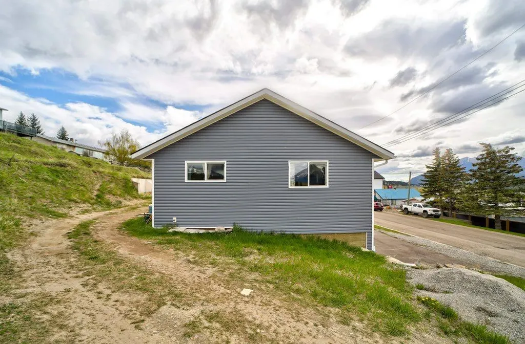 8501 21 Avenue Coleman AB T0K 0M0