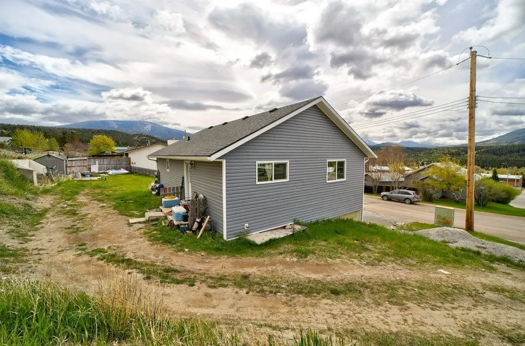 8501 21 Avenue Coleman AB T0K 0M0