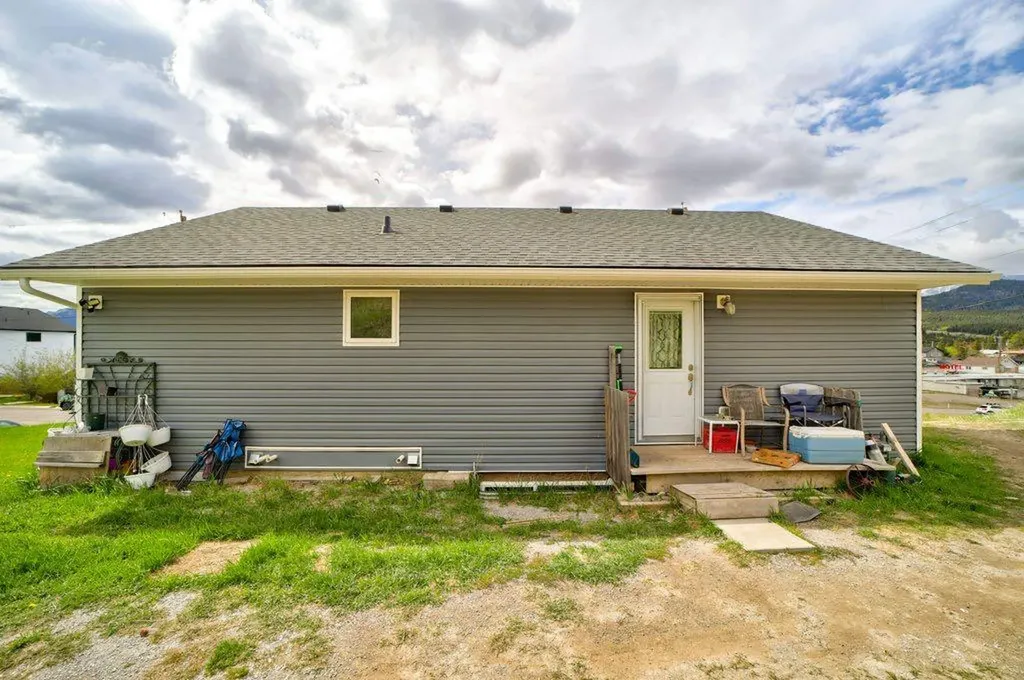 8501 21 Avenue Coleman AB T0K 0M0