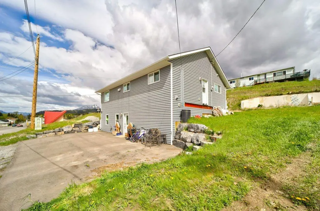 8501 21 Avenue Coleman AB T0K 0M0