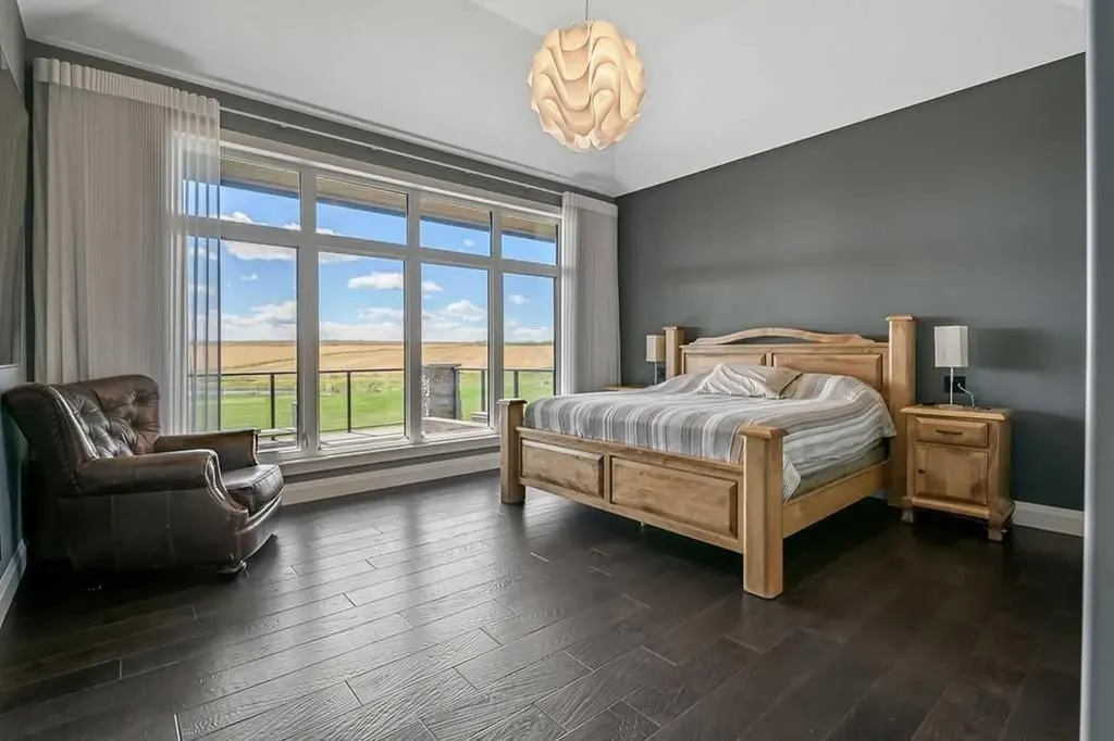 500-402080 23 Street W Rural Foothills County AB T1S 1A2