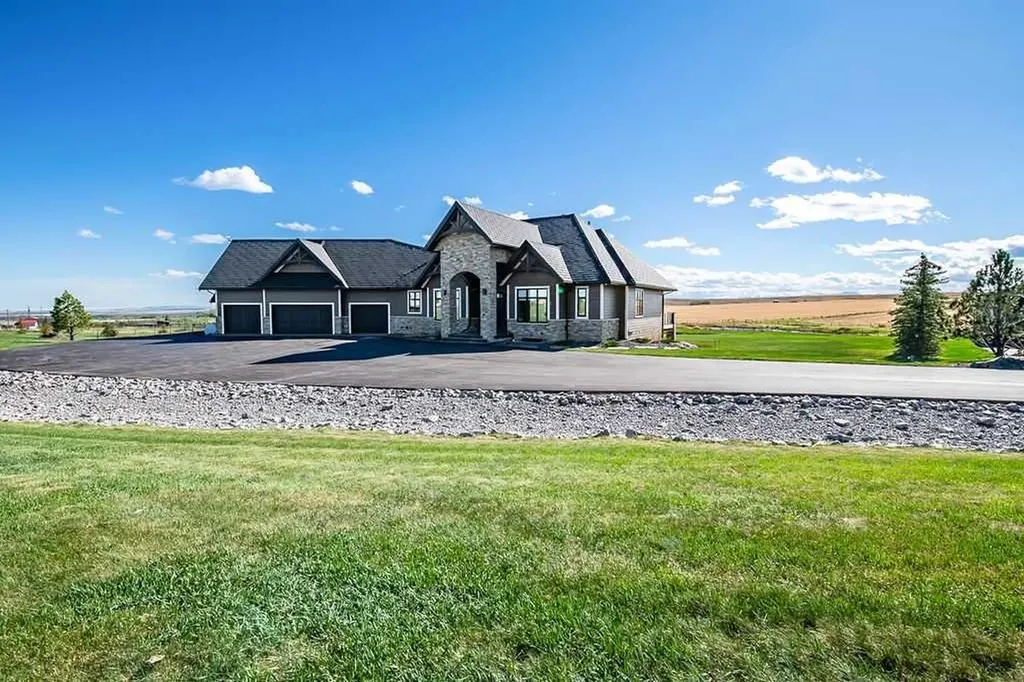 500-402080 23 Street W Rural Foothills County AB T1S 1A2