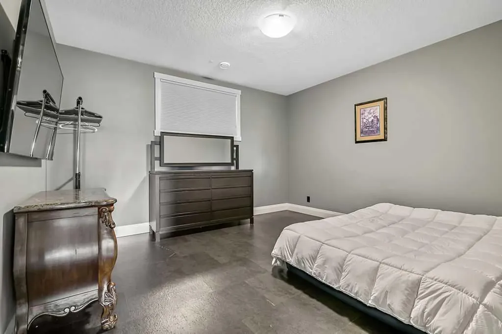 500-402080 23 Street W Rural Foothills County AB T1S 1A2
