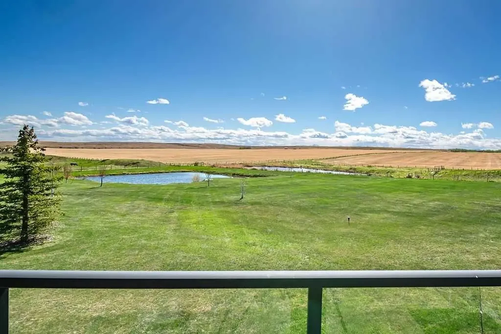 500-402080 23 Street W Rural Foothills County AB T1S 1A2