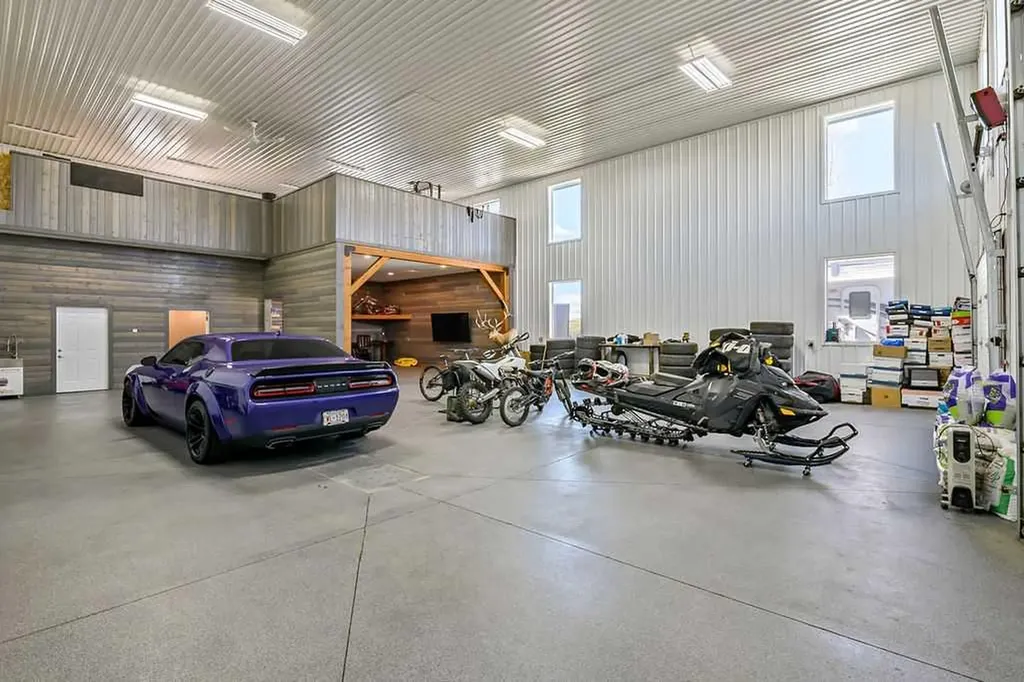 500-402080 23 Street W Rural Foothills County AB T1S 1A2