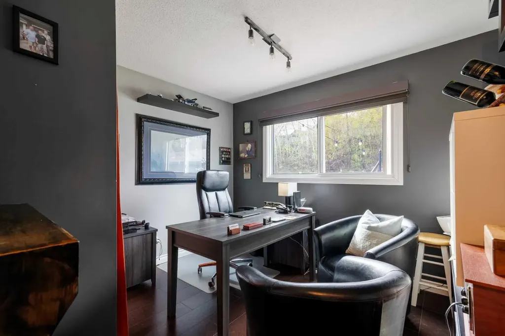 18 Moberly Crescent Fort Mcmurray AB T9H 1G9