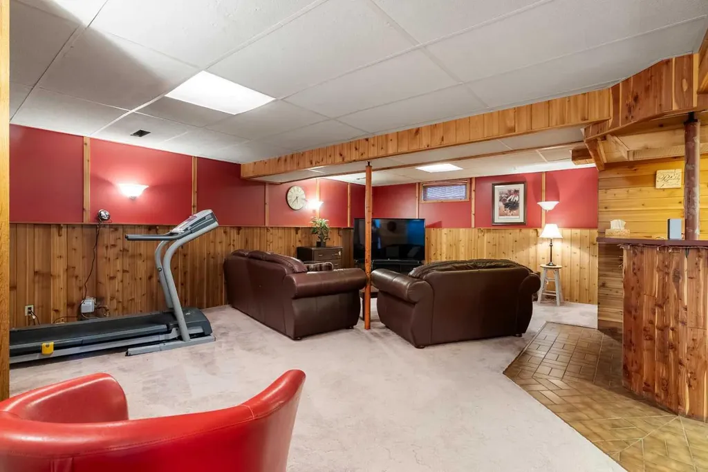18 Moberly Crescent Fort Mcmurray AB T9H 1G9
