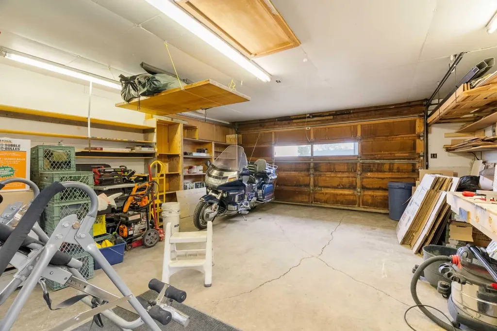 18 Moberly Crescent Fort Mcmurray AB T9H 1G9