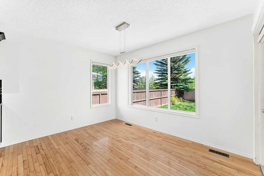 6 Cougarstone Crescent SW Calgary AB T3H 4Z3
