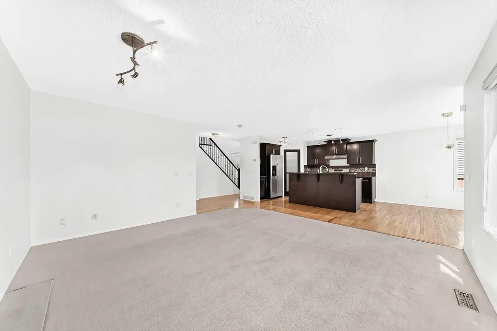 6 Cougarstone Crescent SW Calgary AB T3H 4Z3