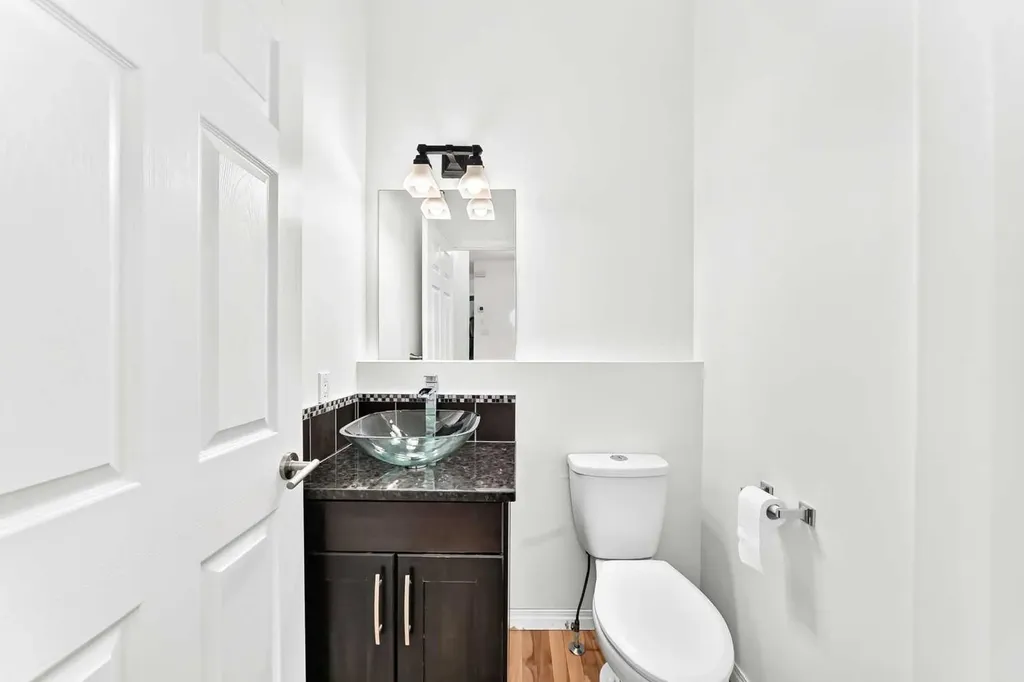 6 Cougarstone Crescent SW Calgary AB T3H 4Z3