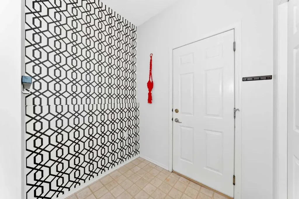 6 Cougarstone Crescent SW Calgary AB T3H 4Z3