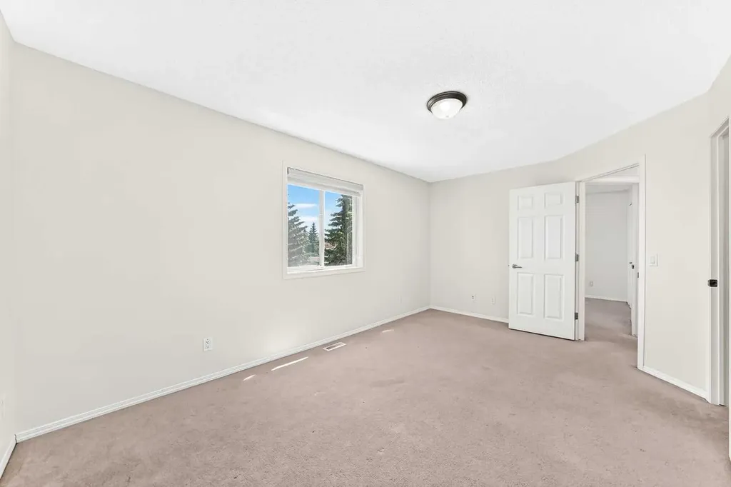 6 Cougarstone Crescent SW Calgary AB T3H 4Z3