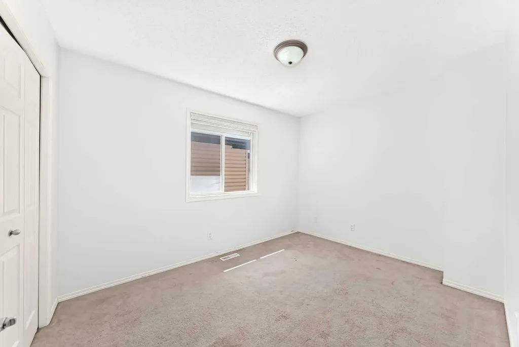 6 Cougarstone Crescent SW Calgary AB T3H 4Z3