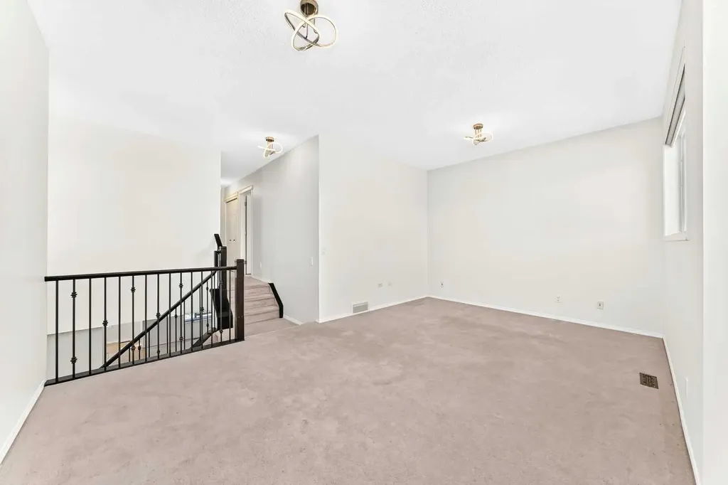 6 Cougarstone Crescent SW Calgary AB T3H 4Z3