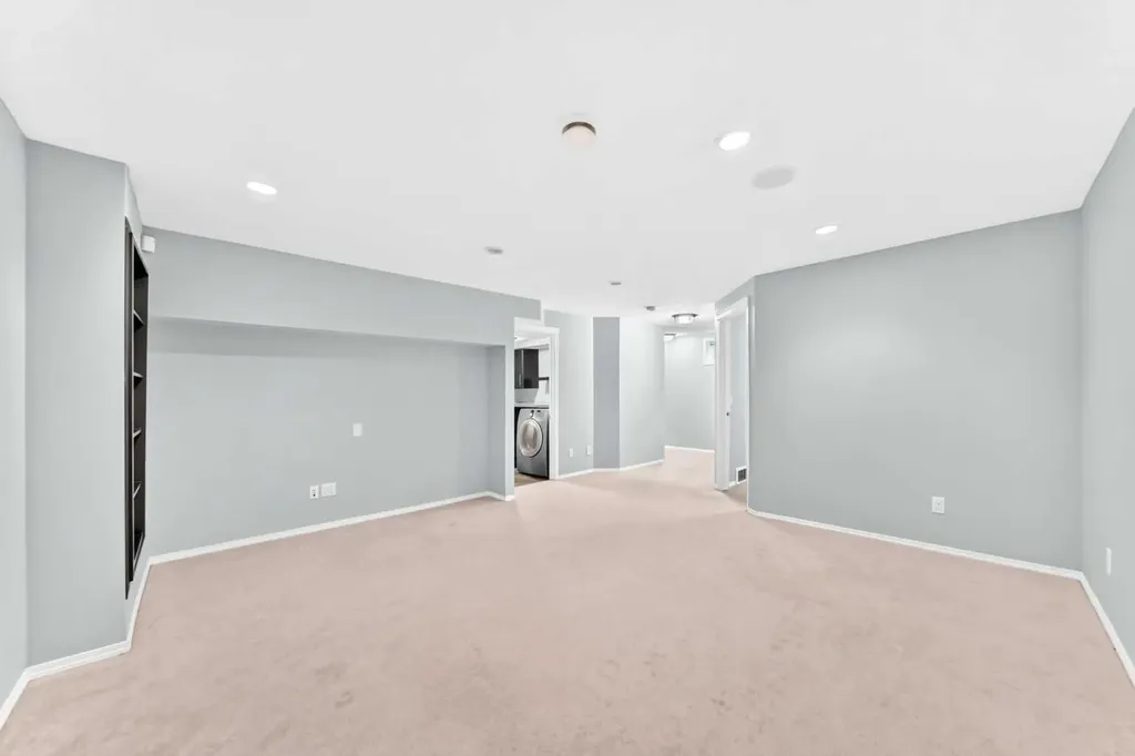 6 Cougarstone Crescent SW Calgary AB T3H 4Z3