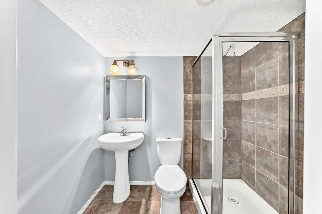 6 Cougarstone Crescent SW Calgary AB T3H 4Z3