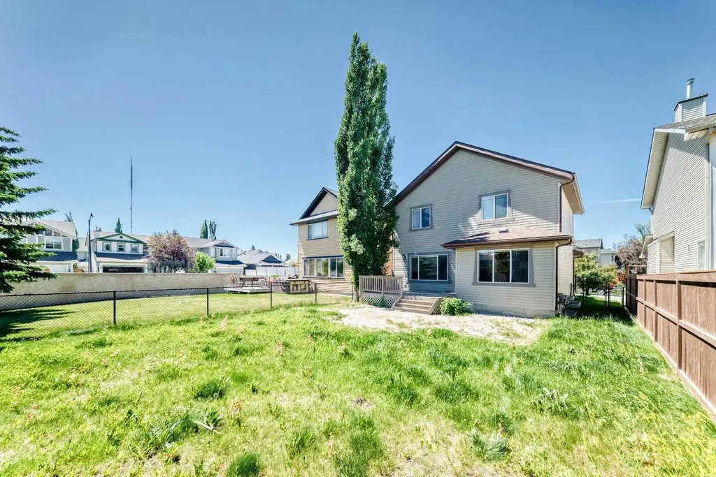 6 Cougarstone Crescent SW Calgary AB T3H 4Z3