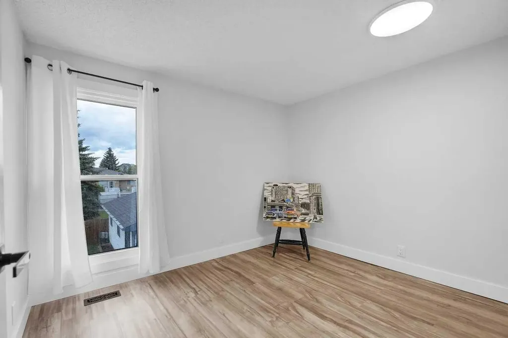 22 Sandstone Crescent SE Airdrie AB T4B 1T5