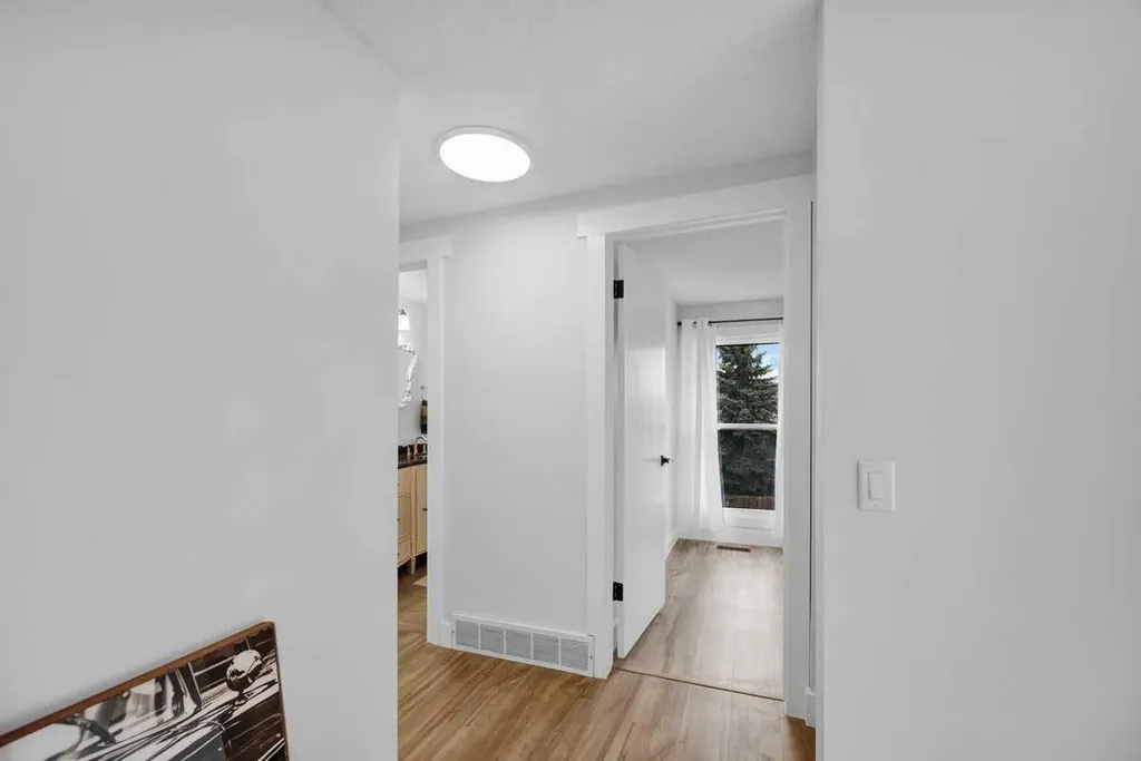 22 Sandstone Crescent SE Airdrie AB T4B 1T5