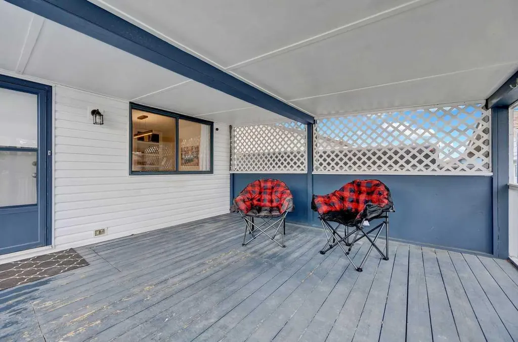 22 Sandstone Crescent SE Airdrie AB T4B 1T5
