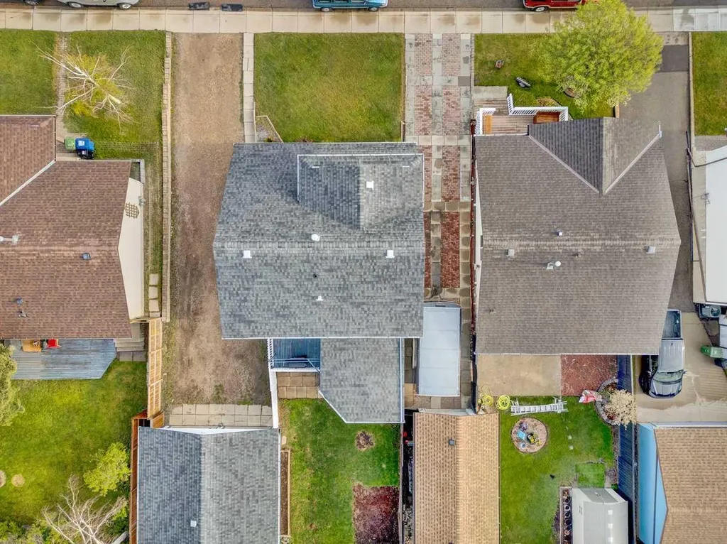 22 Sandstone Crescent SE Airdrie AB T4B 1T5