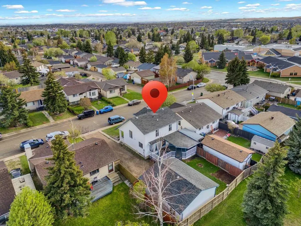 22 Sandstone Crescent SE Airdrie AB T4B 1T5